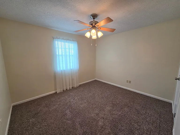 4012 Woodridge Rd — Photo 20