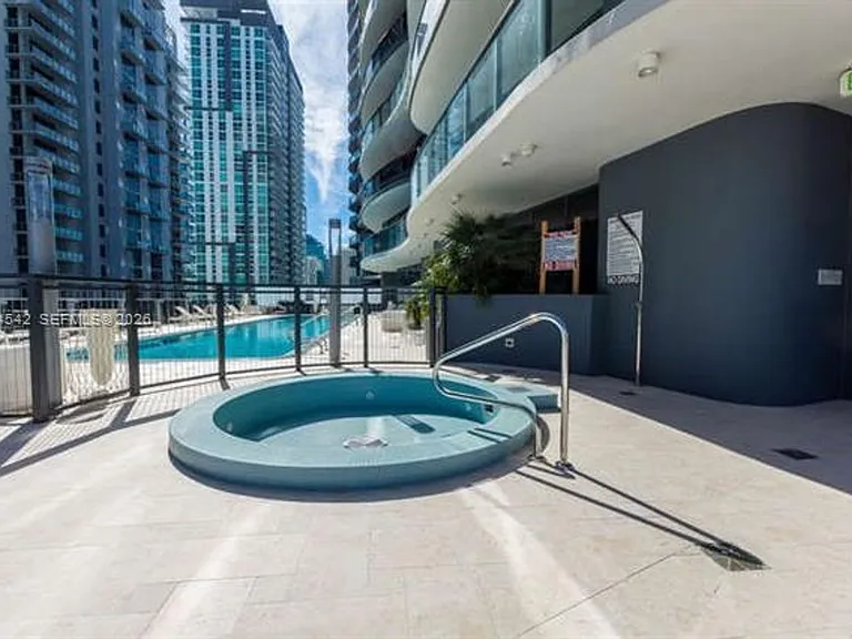 1000 Brickell Plz #CU-4104 — Photo 40