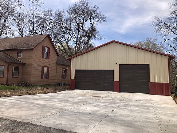 2nd image of 303 N McGinley St
