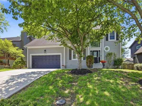15375 W 150th St, Olathe, KS 66062
