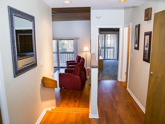 4th image of 93 Eagle Ct