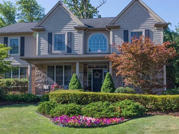 2nd image of 48837 Castleford Dr #39