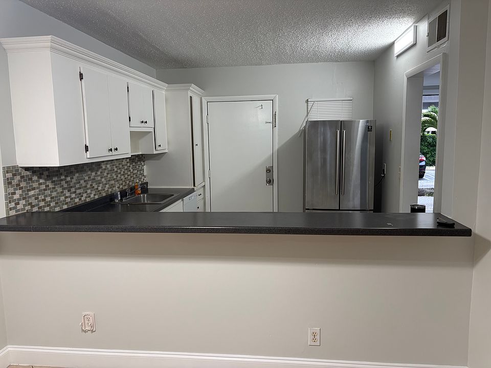 1st image of 4500 N Flagler Dr APT A3