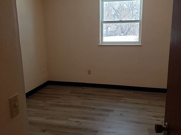 5th image of 1313 Gardenette Dr #4