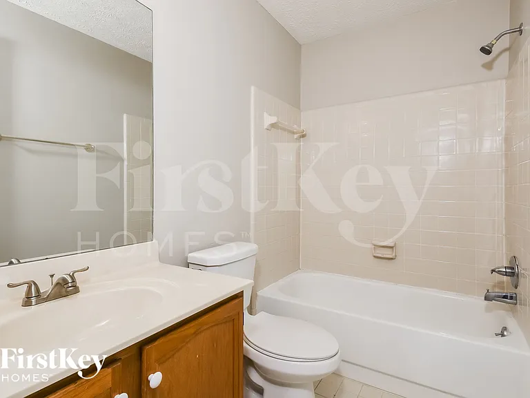 1111 Wynford Cmns SW — Photo 13
