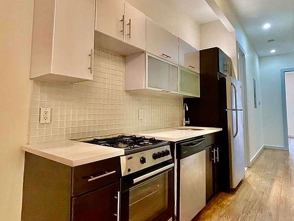 2nd image of 670 Prospect Pl APT 3