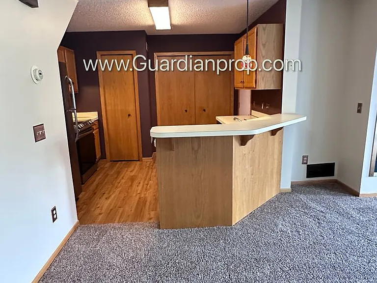 12802 Echo Ln — Photo 6