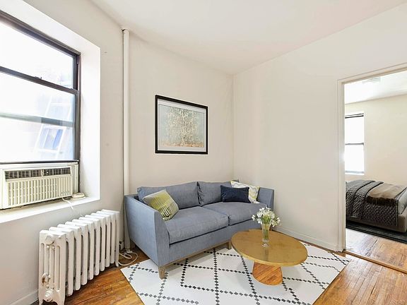 2nd image of 124 Ludlow St Ofc 2