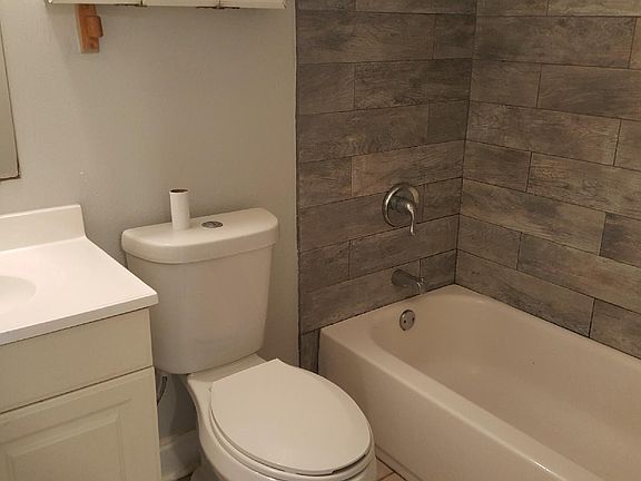 5th image of 3673 Martinique Ave APT C