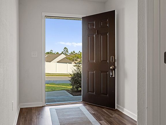 4th image of 409 Dawn Meadow Ct
