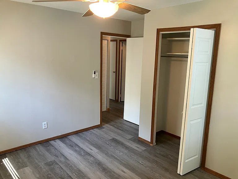601 Ridgewood Ct — Photo 8