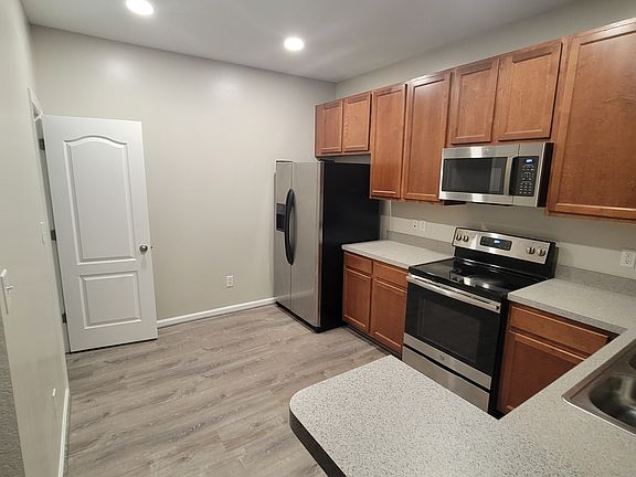 2nd image of 812 Teton Cir