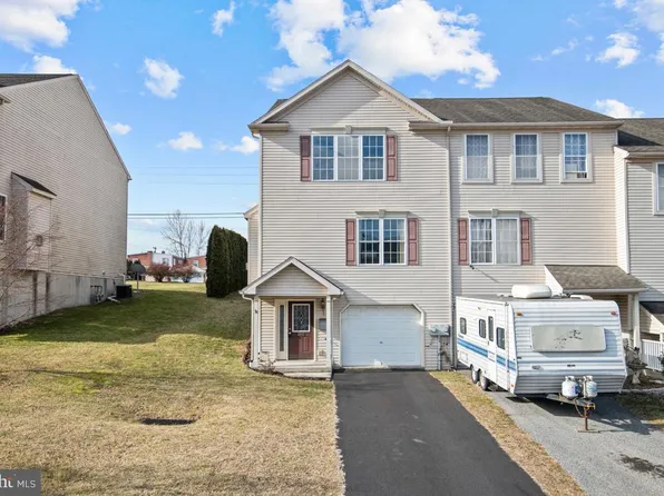 3592 Hawthorne St, Reading, PA 19605