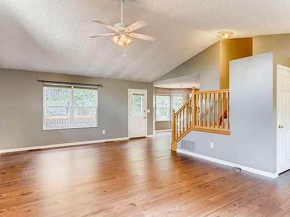 4th image of 284 Streamwater Ct