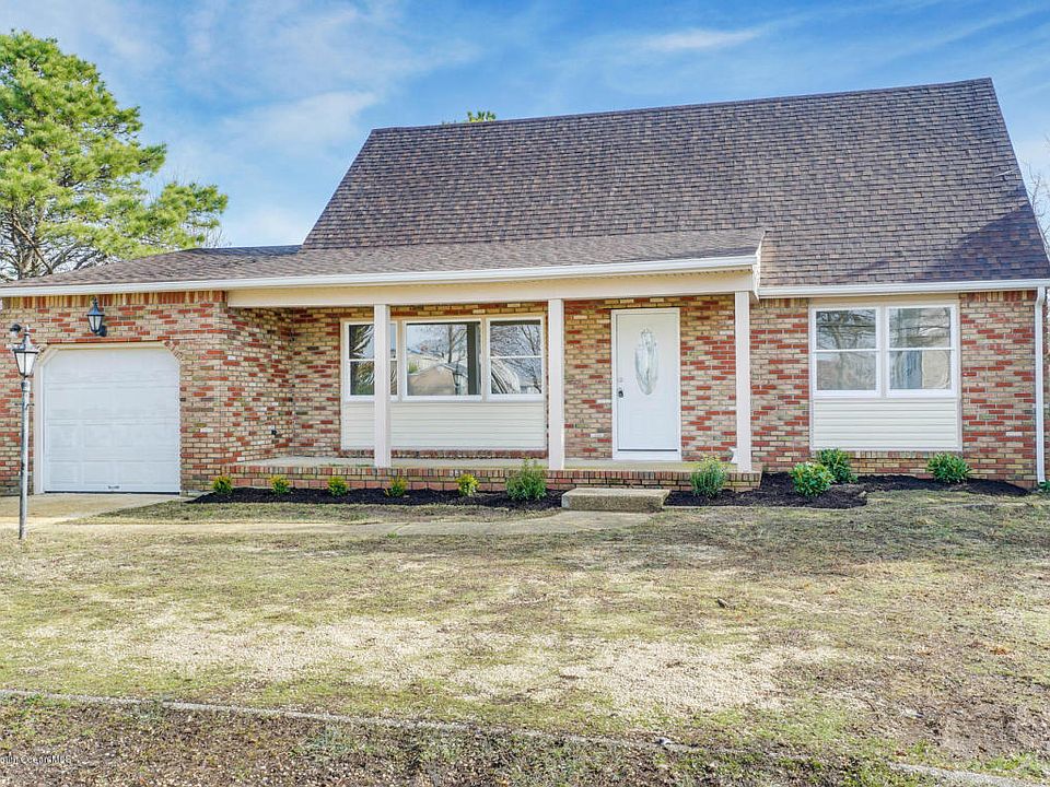 1st image of 755 Nassau Dr