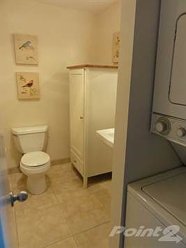 1/2 Bath/Laundry