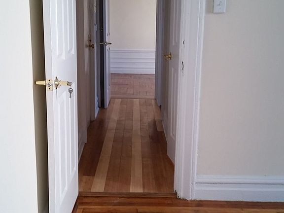 5th image of 914 42nd St APT D4