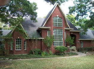 317 Caldwell Cir, Angleton, TX 77515