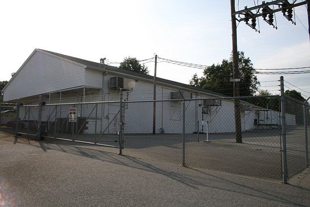 1st image of 314 E Gold St