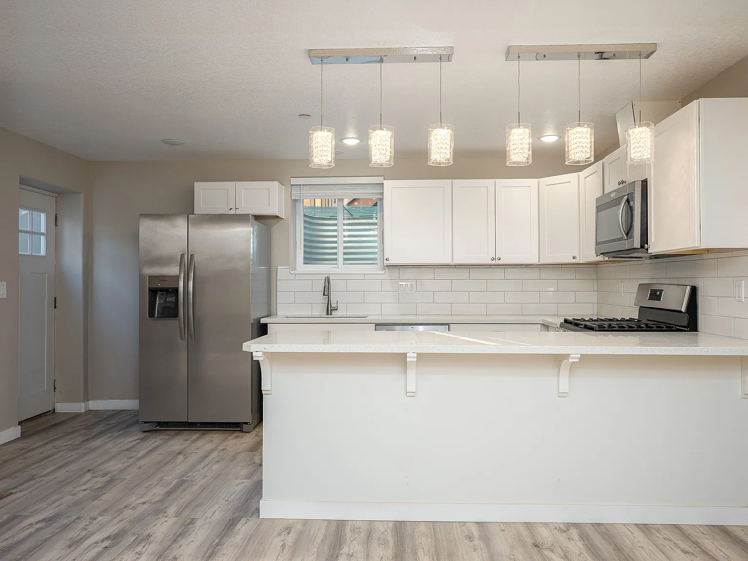 2 bed, 800 sqft, $1,975 — Photo 4
