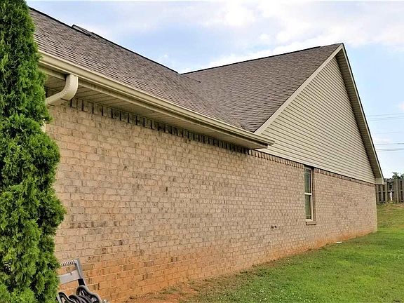 3rd image of 353 Dovington Dr