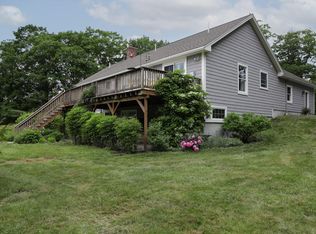 7 Woodville Rd, Falmouth, ME 04105