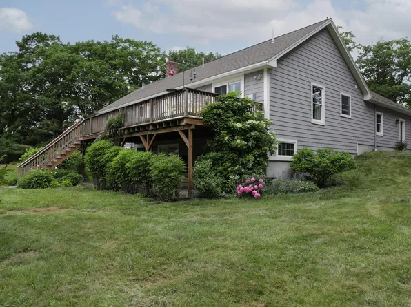 7 Woodville Road, Falmouth, ME 04105