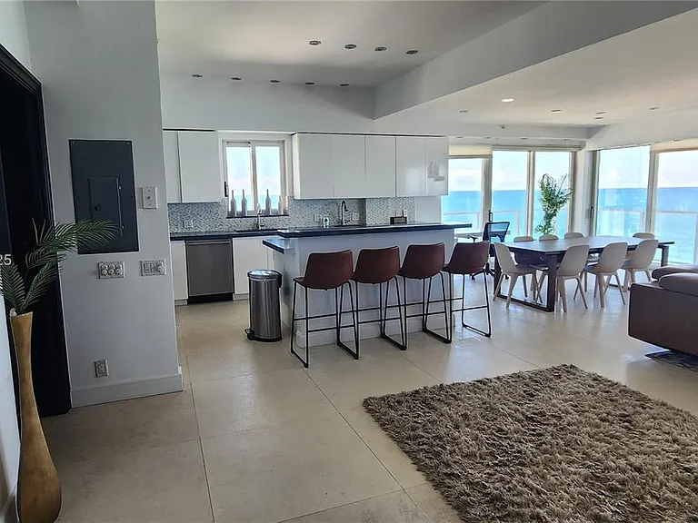 9499 Collins Ave #Penthouse 02 — Photo 9