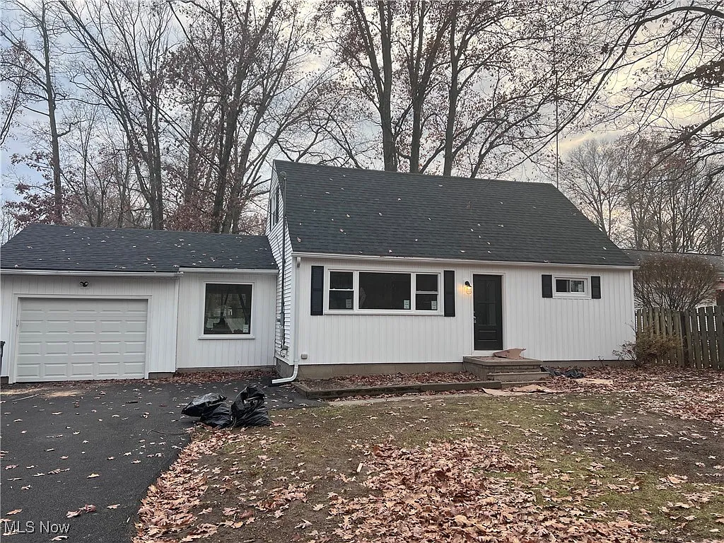 3528 E Heights St SE photo 1