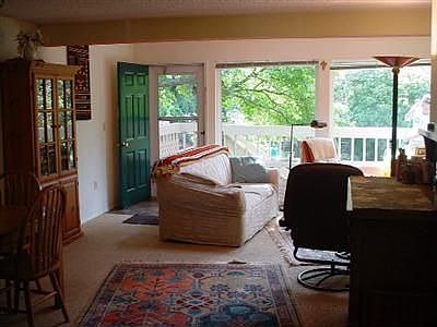 2nd image of 606 4th St APT C