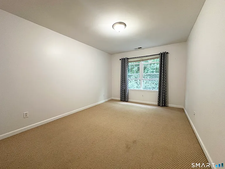 50 Lawrence Ave #50 — Photo 15