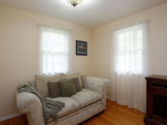 2nd image of 1 Gordon Ave