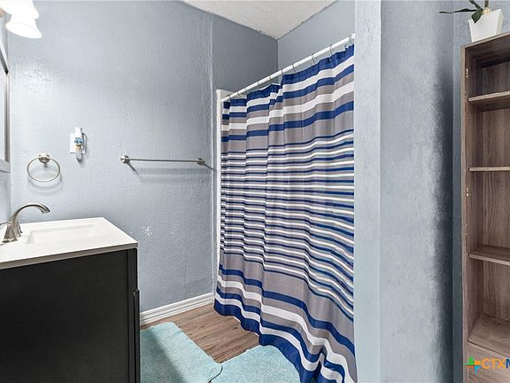 14th image of 1307 W Mesquite St