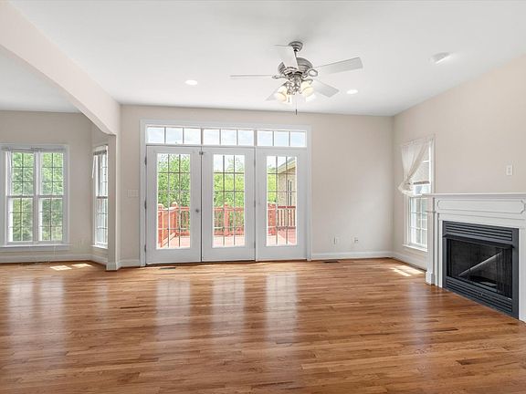 5th image of 802 Ivy Lake Dr
