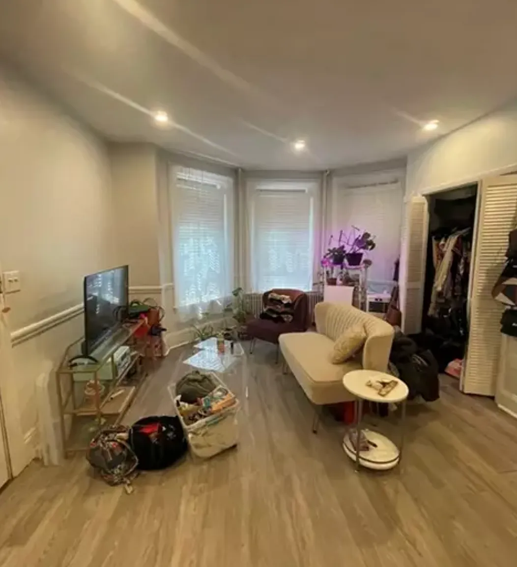 Studio, 400 sqft, $2,200 — Photo 2