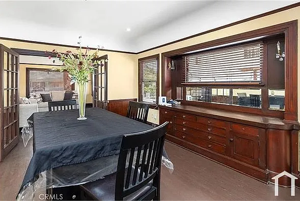 2754 Kenwood Ave — Photo 32