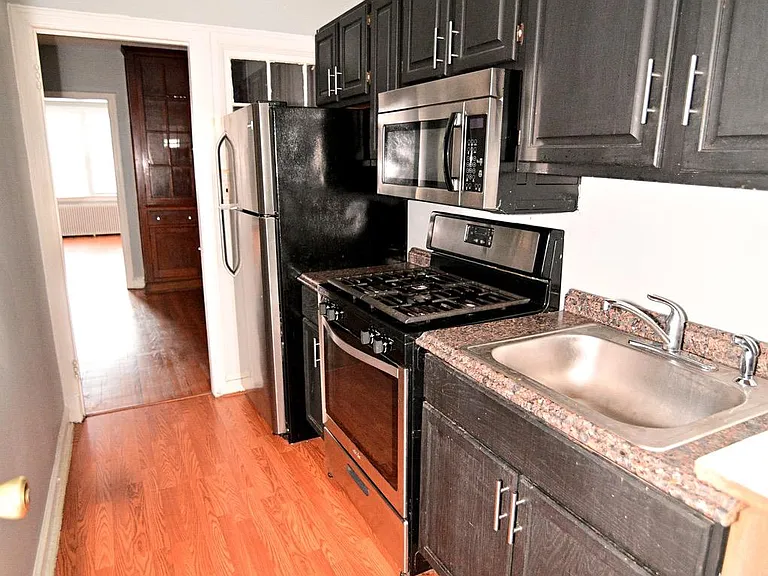 713 Hamlin St NE #1 — Photo 6