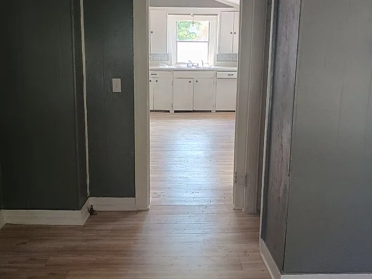 215 NW Arlington Ave #B — Photo 2