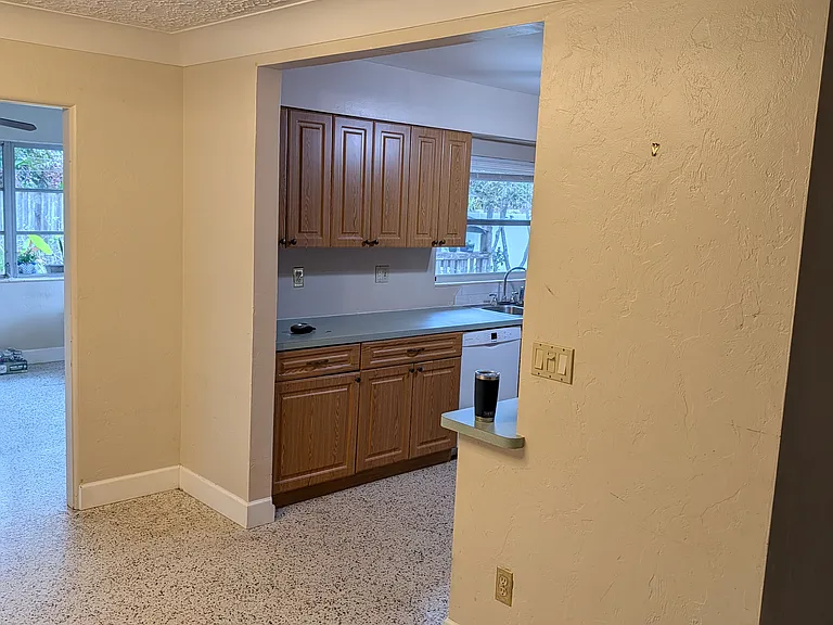 2303 Tulip St — Photo 12