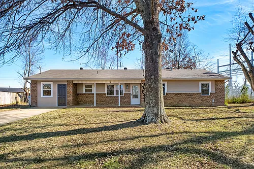 2306 Douglas St Photo 1