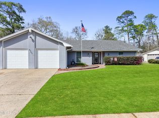2705 English Dr, Ocean Springs, MS 39564