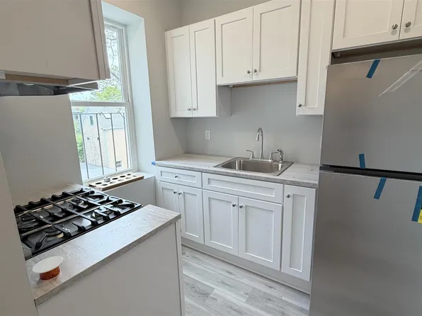 74 Kirkland St APT 24, Cambridge, MA 02138