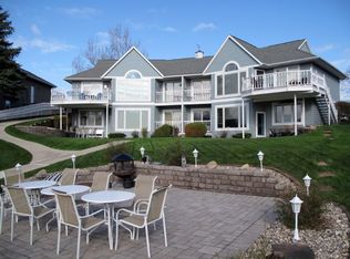 15508 Harbor Dr UNIT 3, Spirit Lake, IA 51360