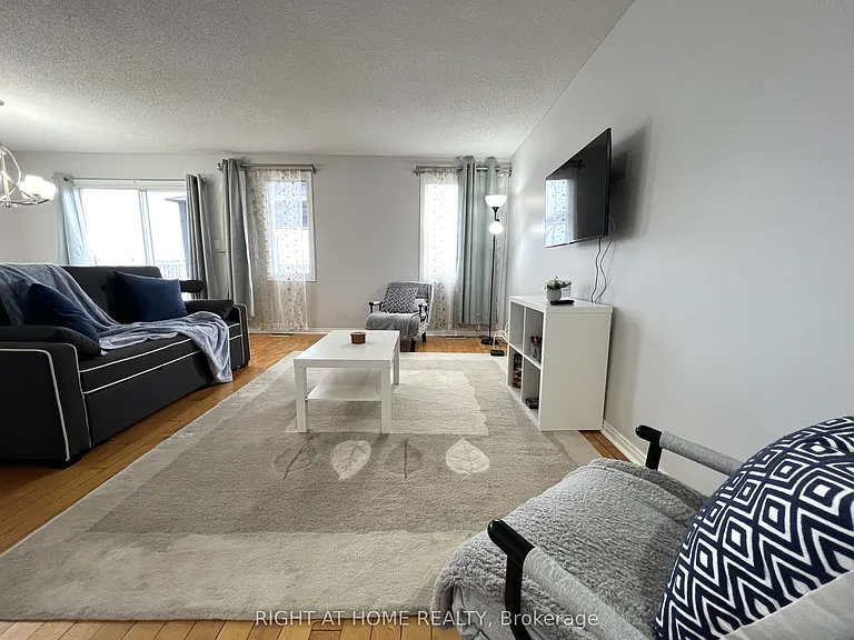 590 Arbour Cres — Photo 16