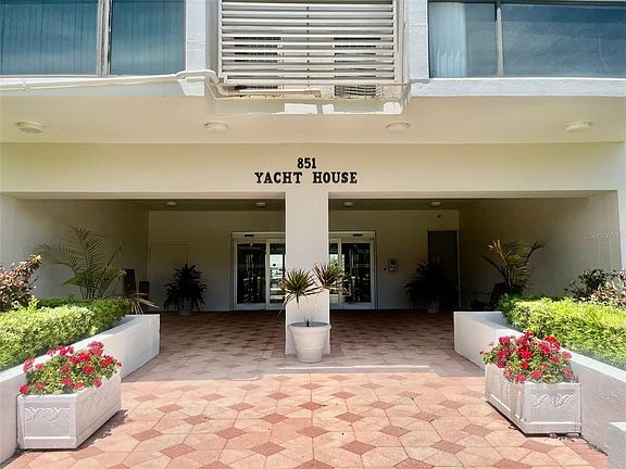 2nd image of 851 BAYWAY BOULEVARD #405