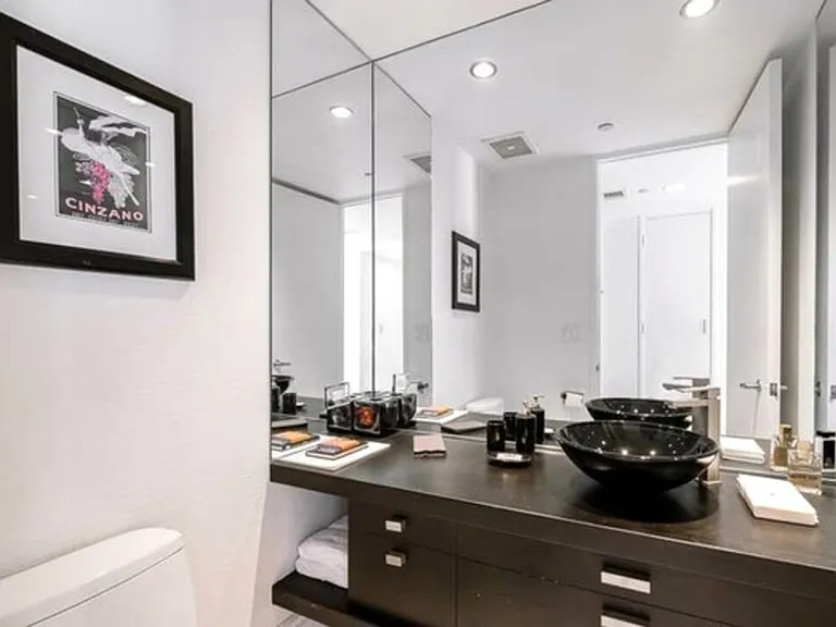 10350 Wilshire Blvd #404 — Photo 9