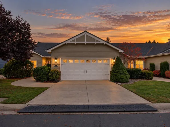 33 Broken Stone Way, Eagle Pt, OR 97524