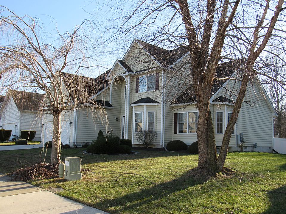 2nd image of 106 Maple Glen Dr