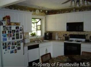 718 Burgoyne Dr, Fayetteville, NC 28314