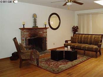 2nd image of 638 Linden Ln